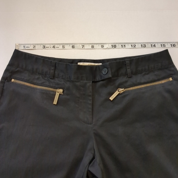 Michael Kors black Bermuda zipper pocket shorts , size 6 - Picture 3 of 7